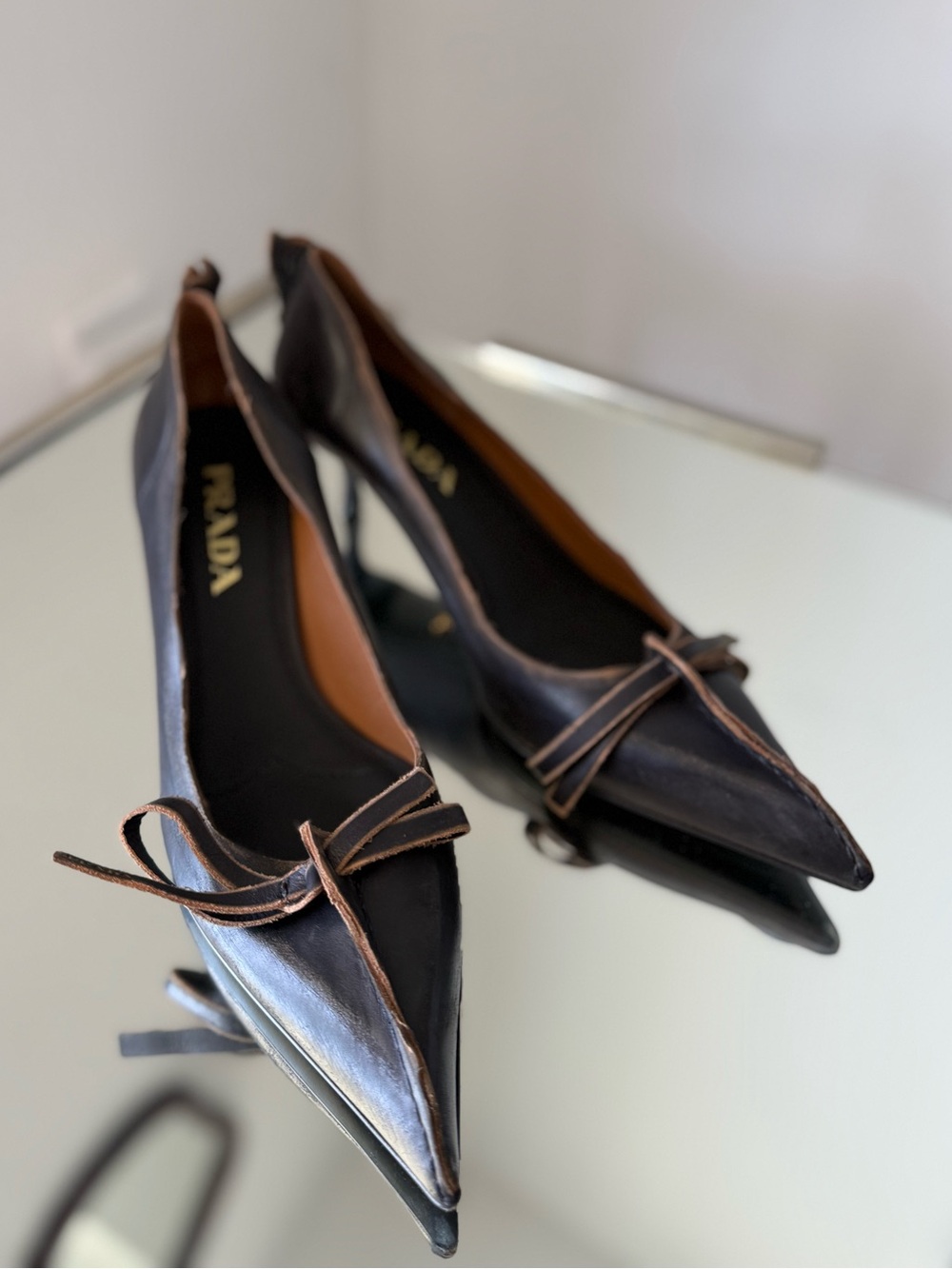 Prada FROM THE RUNWAY Antiqued leather pumps $1,590 38.5 - Picture 7 of 14